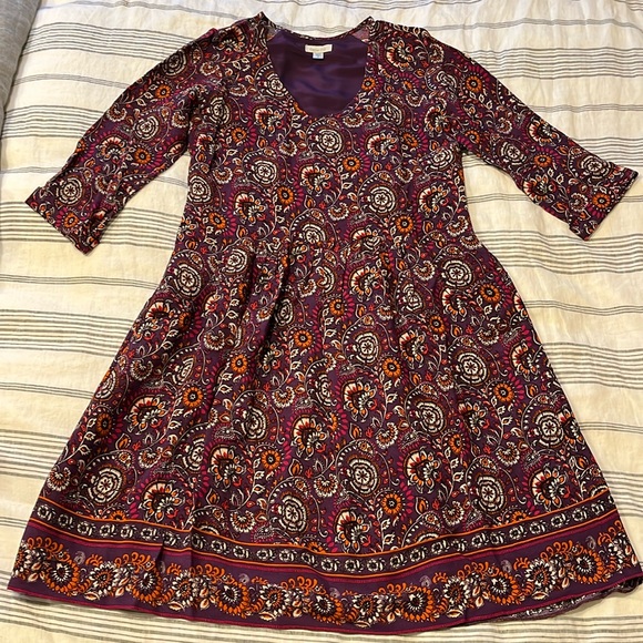 Garnet Hill size 6 dress with 3/4 sleeves in plum color with a floral pattern - Picture 1 of 3